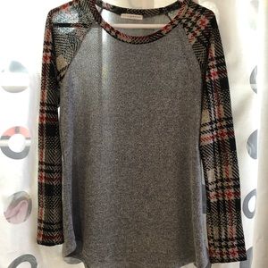 Coco & Main sweater top